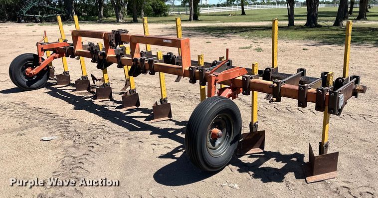 Row crop cultivator - OI9087
