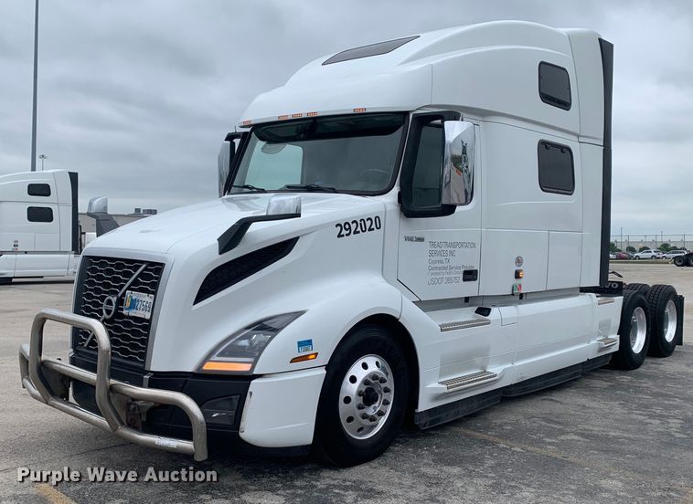2021 Volvo VNL semi truck - DM7799