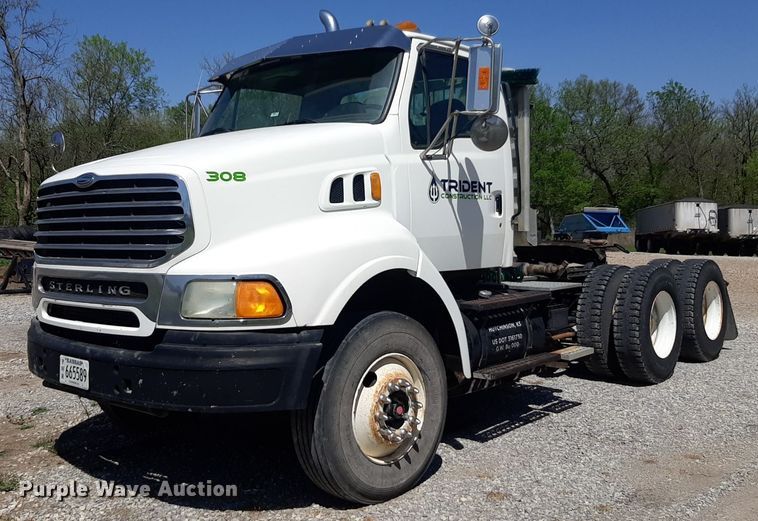 2001 Sterling  A-Line semi truck - DQ7013
