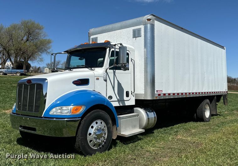 2016 Peterbilt 337 box truck - EH5429