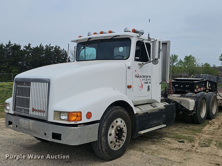 1992 International 9400 semi truck - EJ6301