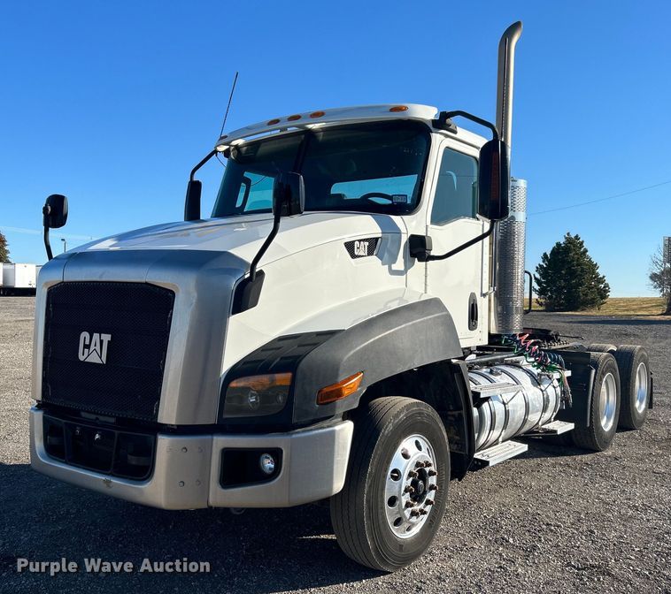 2016 Caterpillar CT6600 SBA semi truck - KH9613
