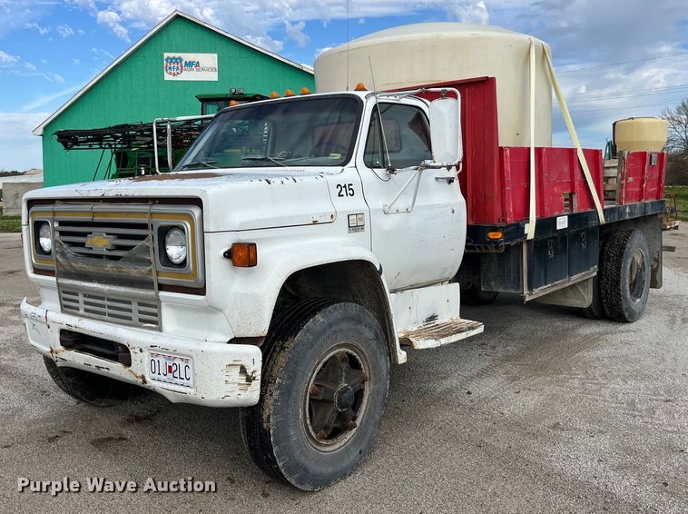 1989 Chevrolet 70 flatbed truck - LD9434