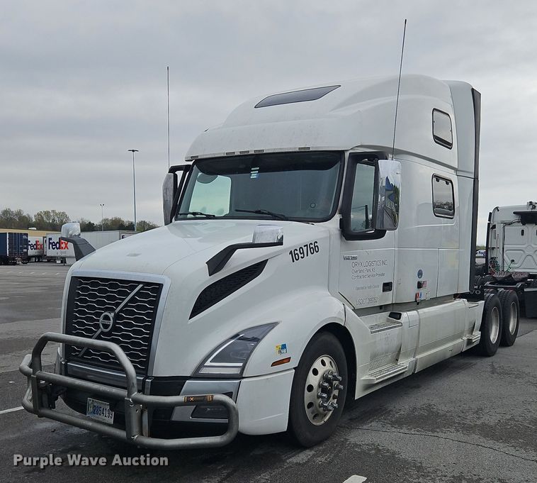 2021 Volvo VNL860 semi truck - OK9864