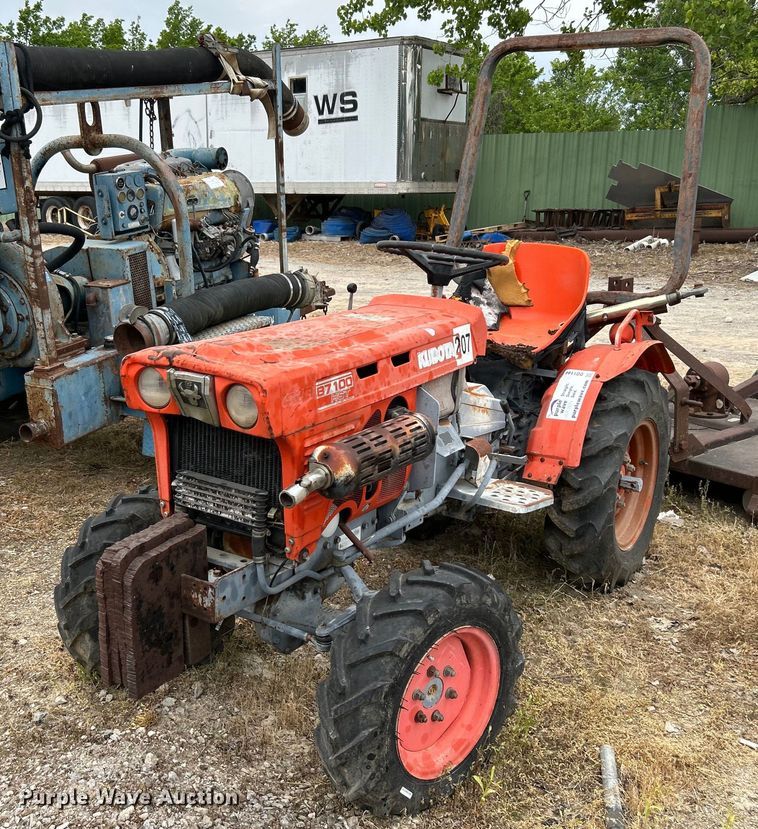 Kubota B7100 tractor - DO1144