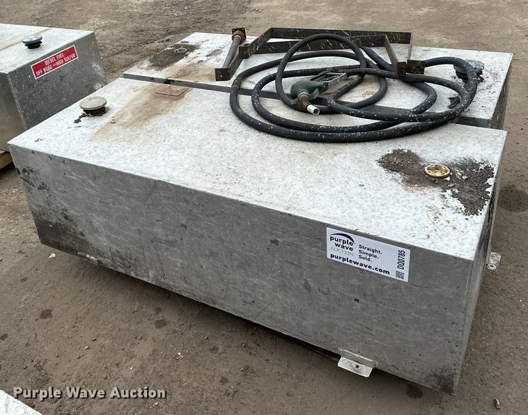 (3) auxiliary fuel tanks - DQ0785