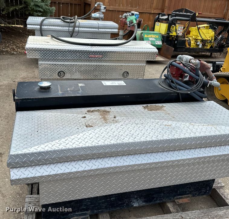 (3) auxiliary fuel tanks - DQ0793
