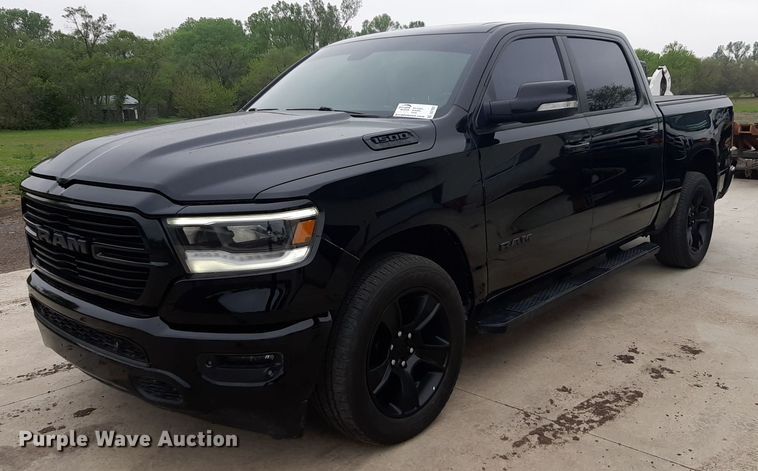 2020 Dodge Ram 1500 Crew Cab pickup truck - DQ7022