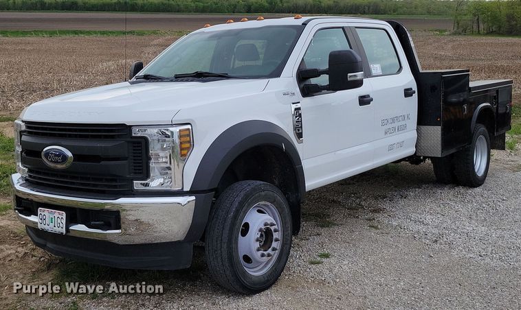 2018 Ford F450 Super Duty XL Crew Cab flatbed truck - DR8004