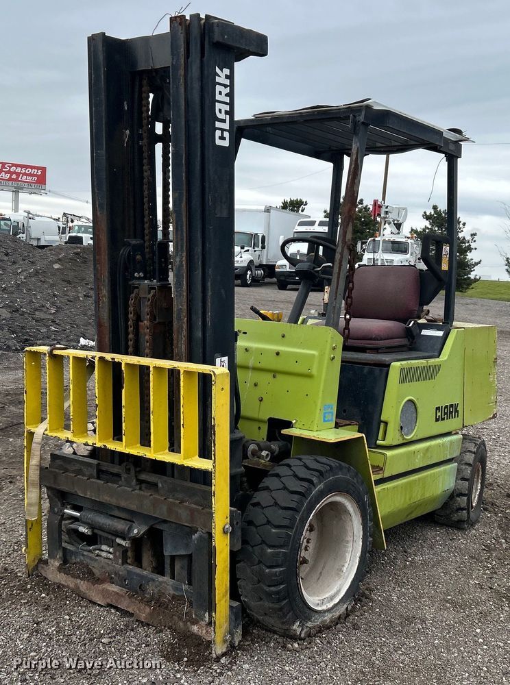 Clark GPX30 forklift - EG1432