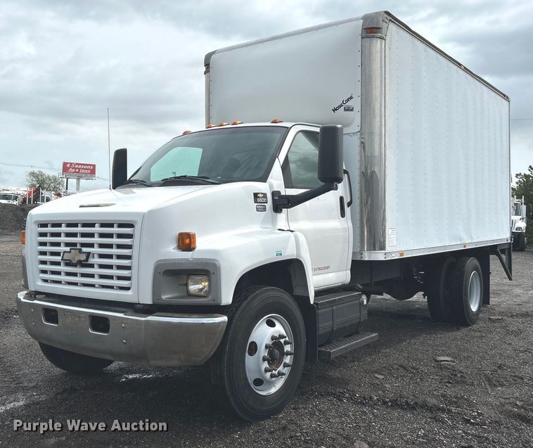 2003 Chevrolet  C6500 box truck - EG1505