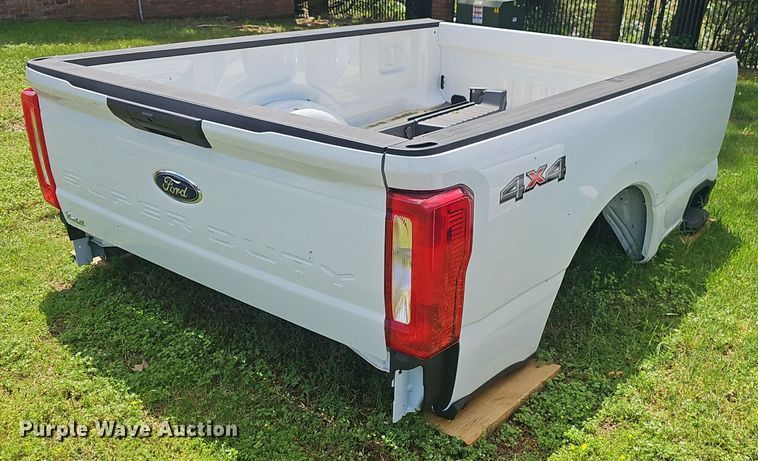 Ford F250 pickup truck bed  - EJ5356