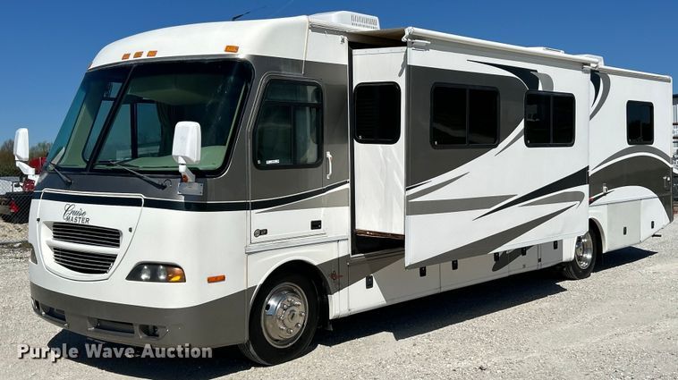 2004 Workhorse W22 RV - EK4501