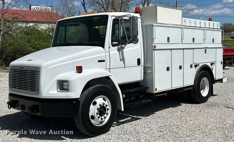 2003 Freightliner  FL70 utility / service truck - EK4504