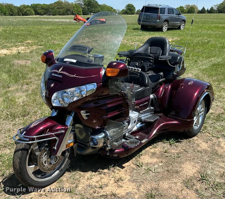 2006 Honda GL1800 Gold Wing motorcycle - NR9763