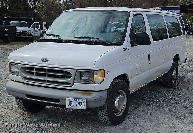 1999 Ford E350 Super Duty XL van - OK9831