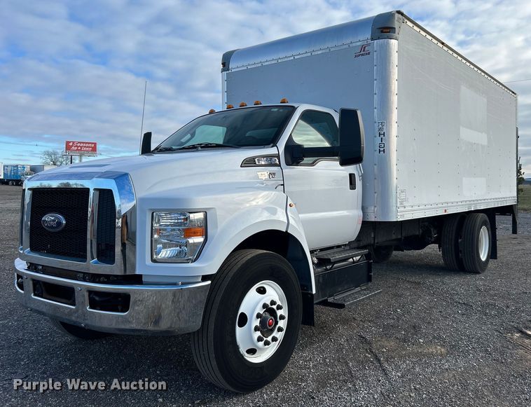2016 Ford F650 Super Duty box truck - OM9243