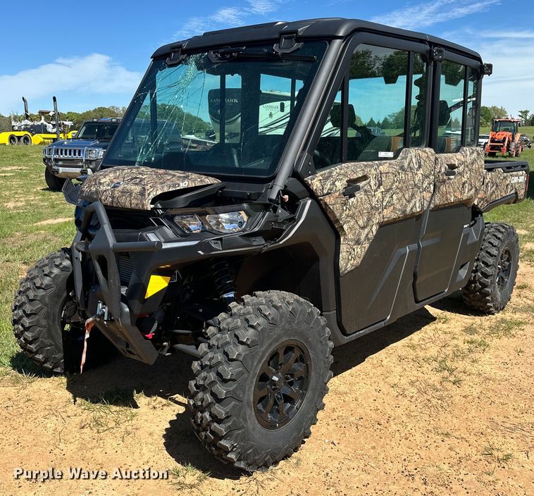 2023 Can-Am Defender Max Limited  utility vehicle - OM9493