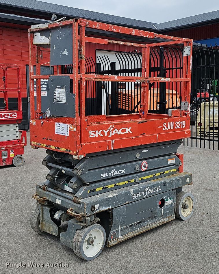 2014 Skyjack SJIII 3219 scissor lift - DP0869