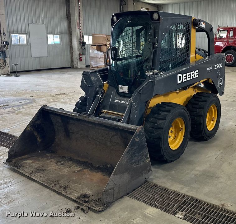 2011 John Deere 320D skid steer loader - DQ0797