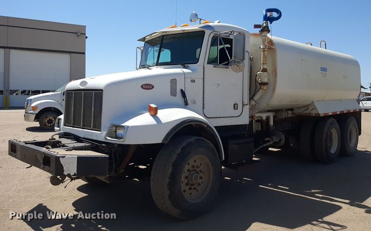 2003 Peterbilt 330 water truck - DQ6969