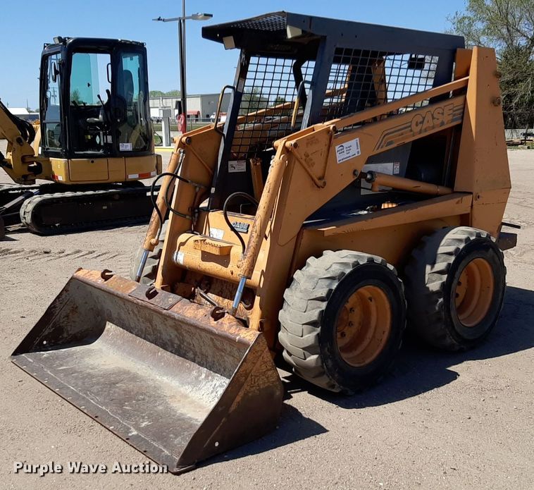 2001 Case 1845C skid steer loader - DQ6972