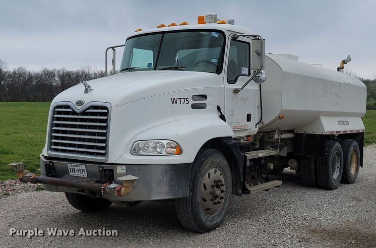 2005 Mack CXN612 water truck - DR7947