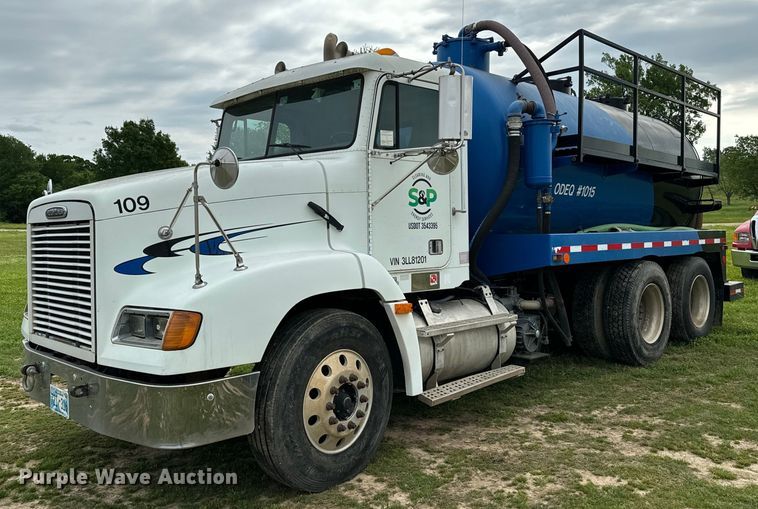 2003 Freightliner FLD112 vacuum truck - EJ0591