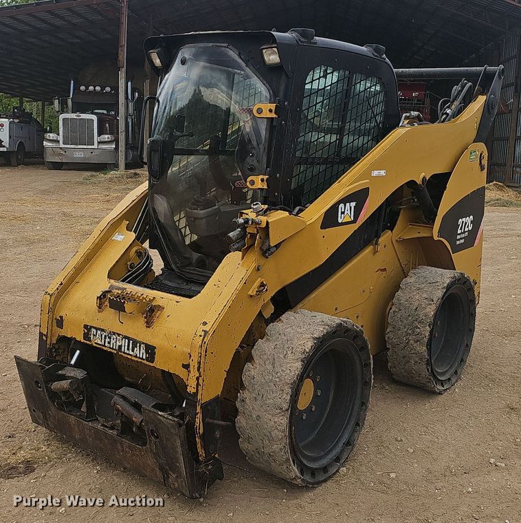 2011 Caterpillar  272C skid steer loader - EJ6332