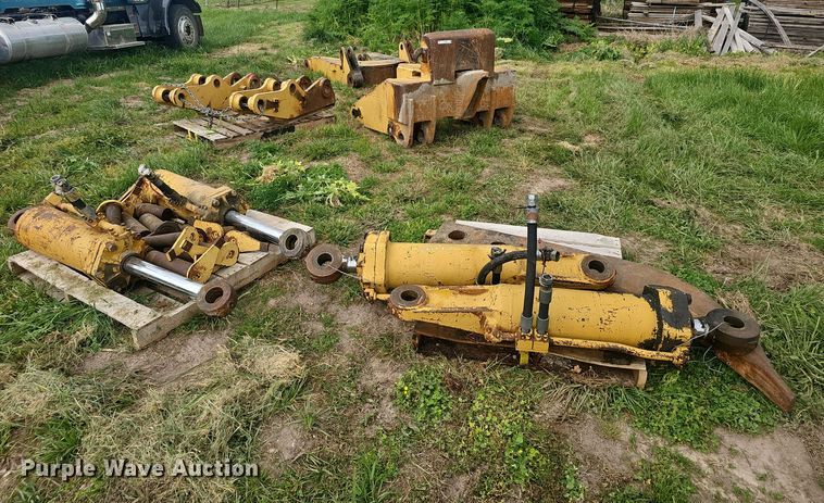 Caterpillar D8/D9 ripper - EJ6335