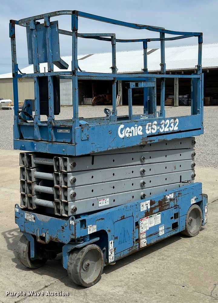 2011 Genie GS-3232 scissor lift - EK4555