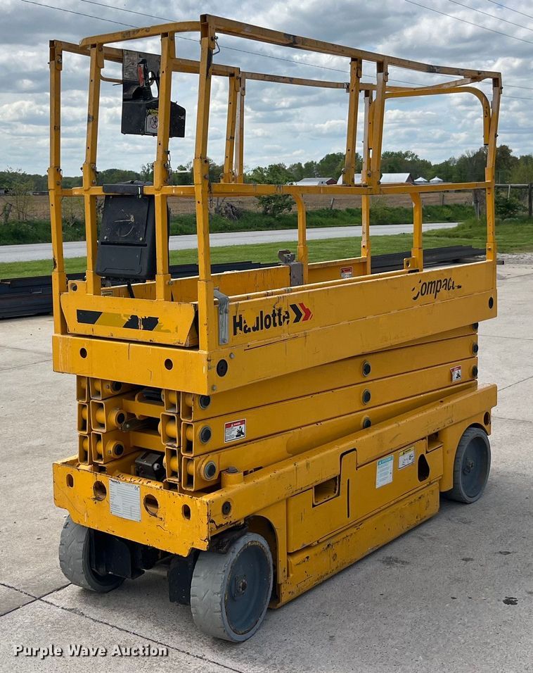 2012 Haulotte Compact 2632E scissor lift - LD9485