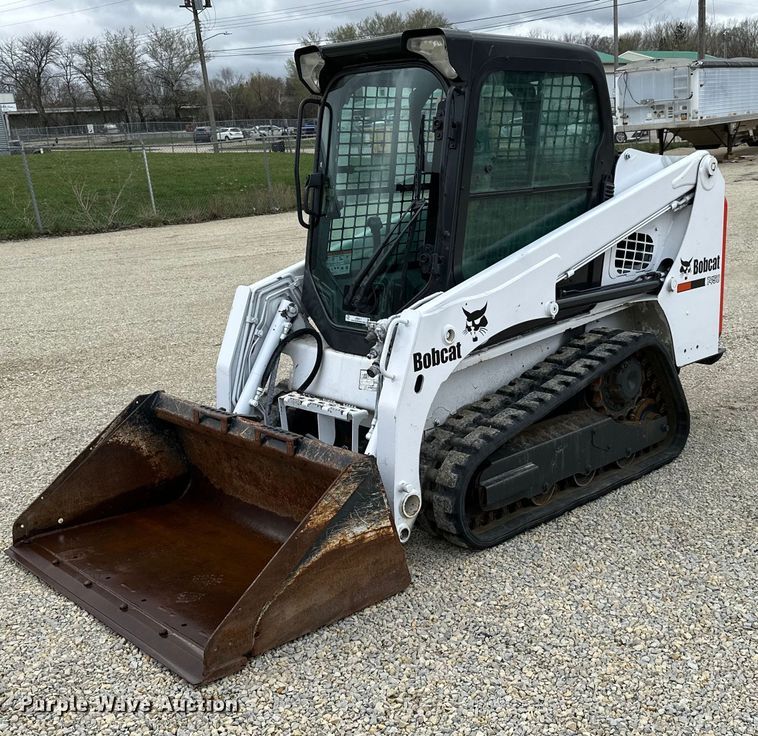 2017 Bobcat T450 skid steer loader - LR9311