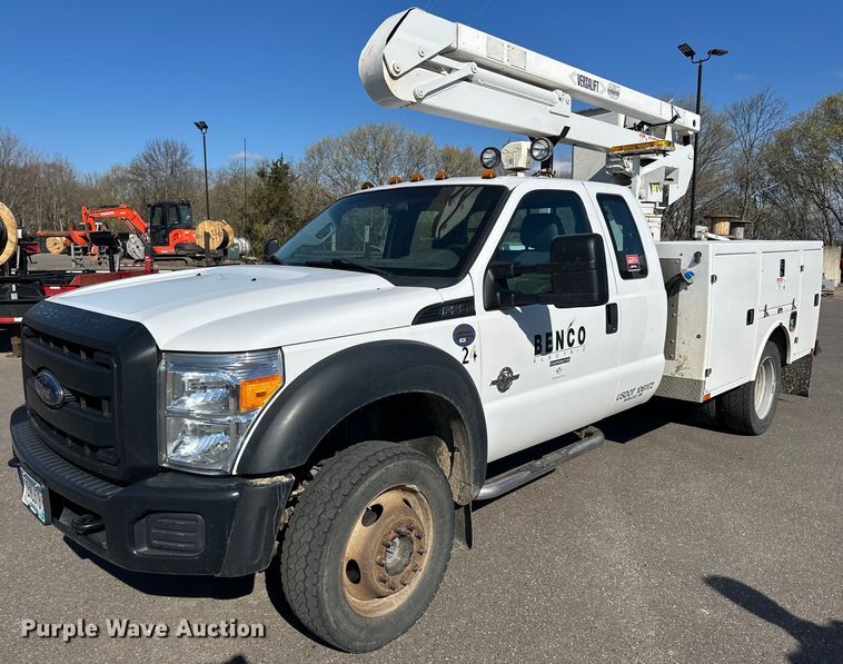 2015 Ford  F550 SuperCab bucket truck - LR9316