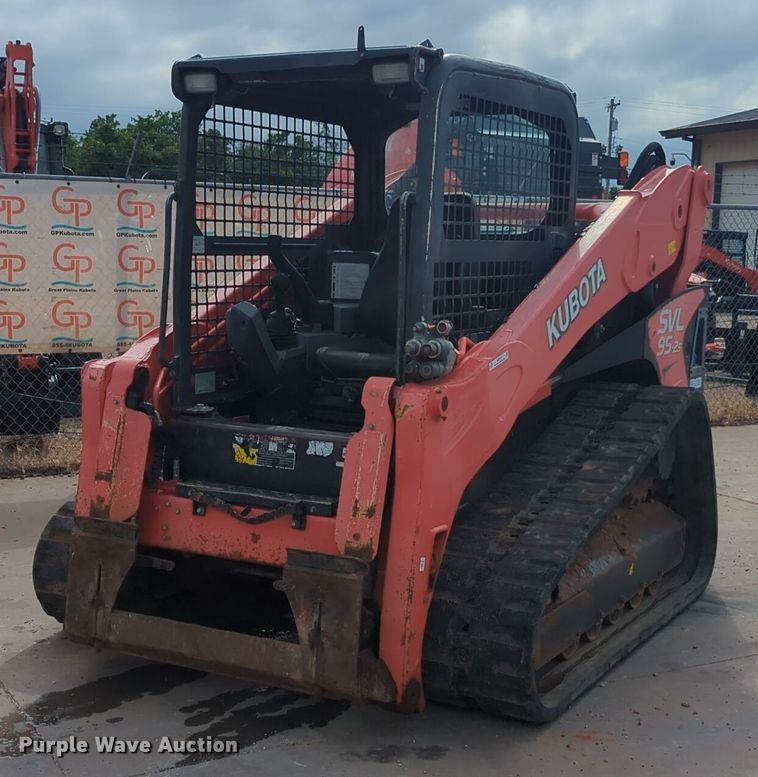 2019 Kubota SVL95-2S tracked skid steer loader - NZ9714
