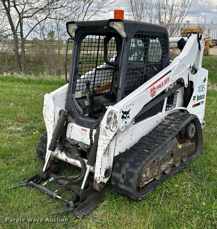 2014 Bobcat T590 tracked skid steer loader - OE9207