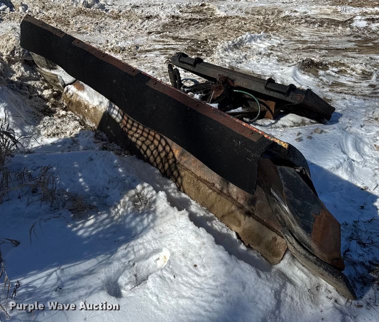 90" W skid steer snow plow - OG9883