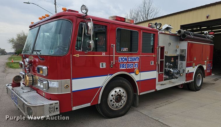 1987 Pierce fire truck - DM1585