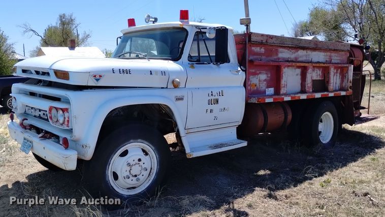 1966 GMC 4000 pumper fire truck - DP3398