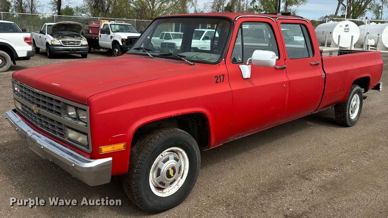 1991 Chevrolet  C3500 Crew Cab pickup truck - EH5493