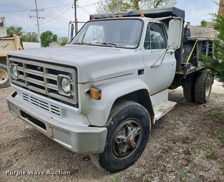 1980 GMC 7000 dump truck - EI3753