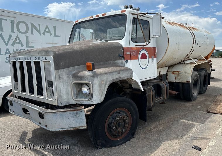 1979 International  F-2654 tank truck - EJ0607