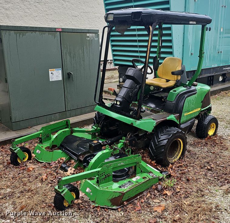2001 John Deere 1445 lawn mower - EJ5346