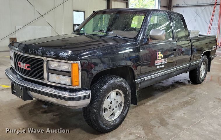 1993 GMC Sierra 1500 Club Cab pickup truck - KB9089