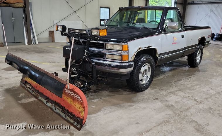 1994 Chevrolet  C1500 pickup truck - KB9092