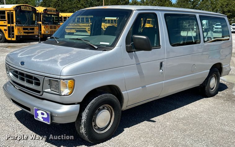 1999 Ford E150 XL van - ND9326