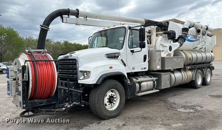 2015 Freightliner  114SD  combination sewer jetter truck - NL9796