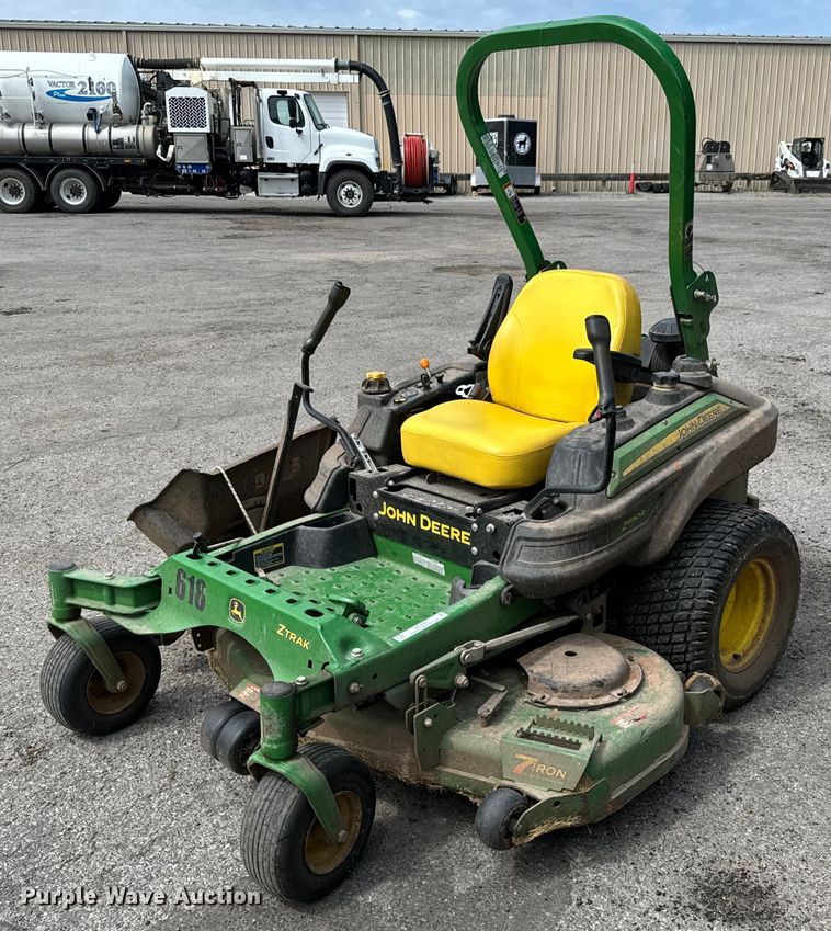 2017 John Deere Z950R ZTR lawn mower - NL9797