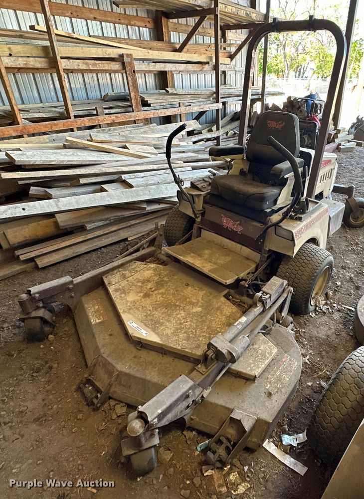 2010 Grasshopper  930D ZTR lawn mower - NR9776