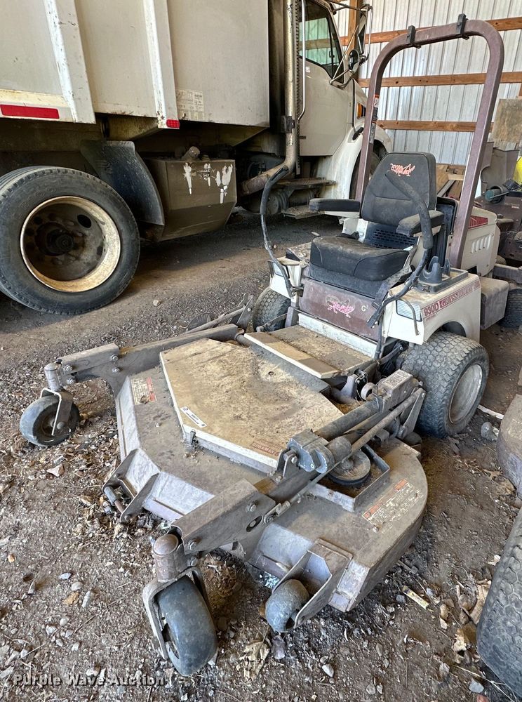 2010 Grasshopper  930D ZTR lawn mower - NR9777